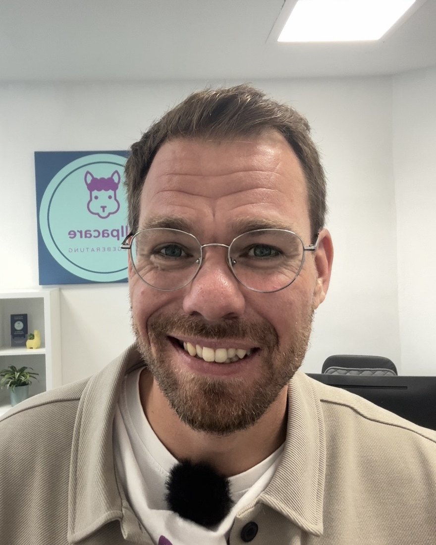 Patrick Globert, Pflegefachkraft und Inhaber der Allpacare Pflegeberatung in Dortmund